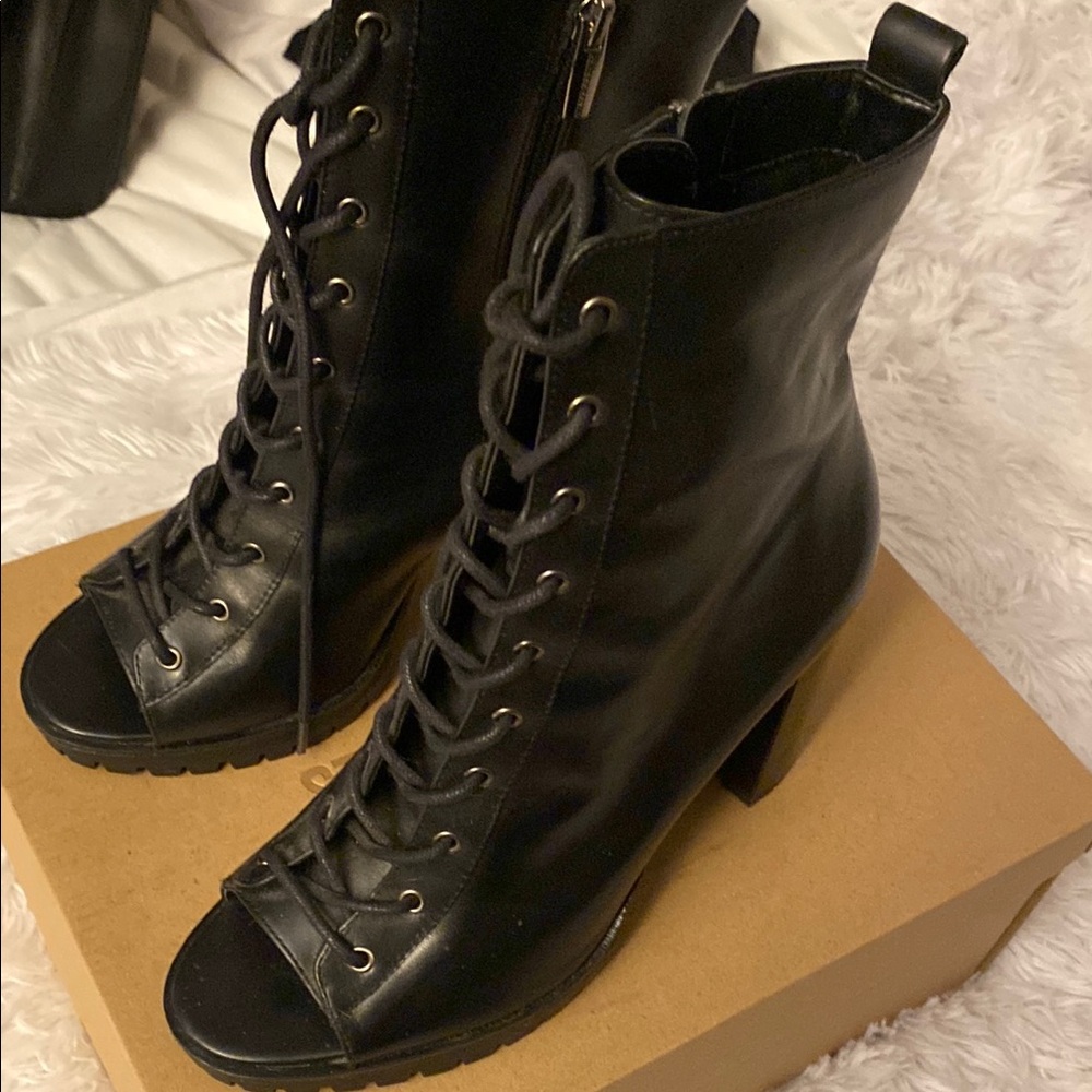 Vince Camuto Black Lace Up Boots with Chunky Heel